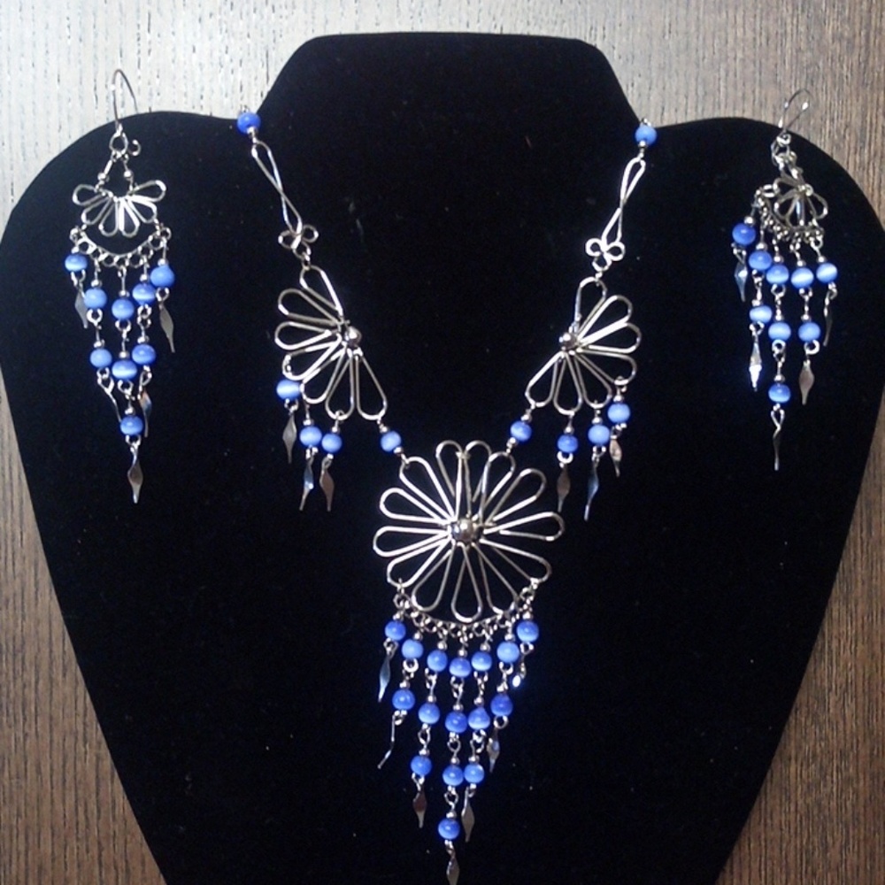 Peruvian necklace and earrings